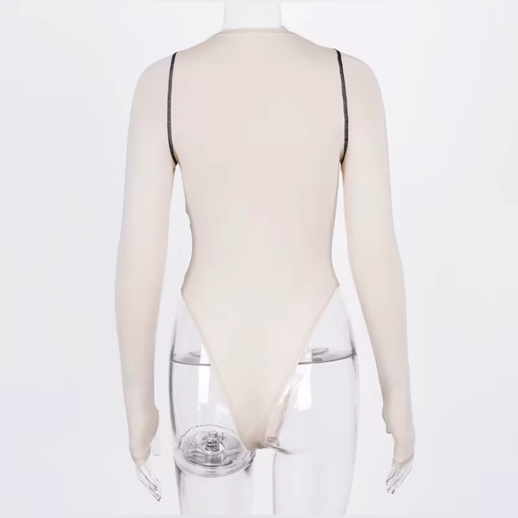 KE Exclusive Long Sleeves Contrast trim Design Bodysuit - Picture 7 of 9